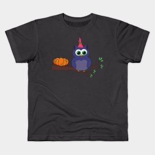 Halloween Cute Owl and a Pumpkin Kids T-Shirt
